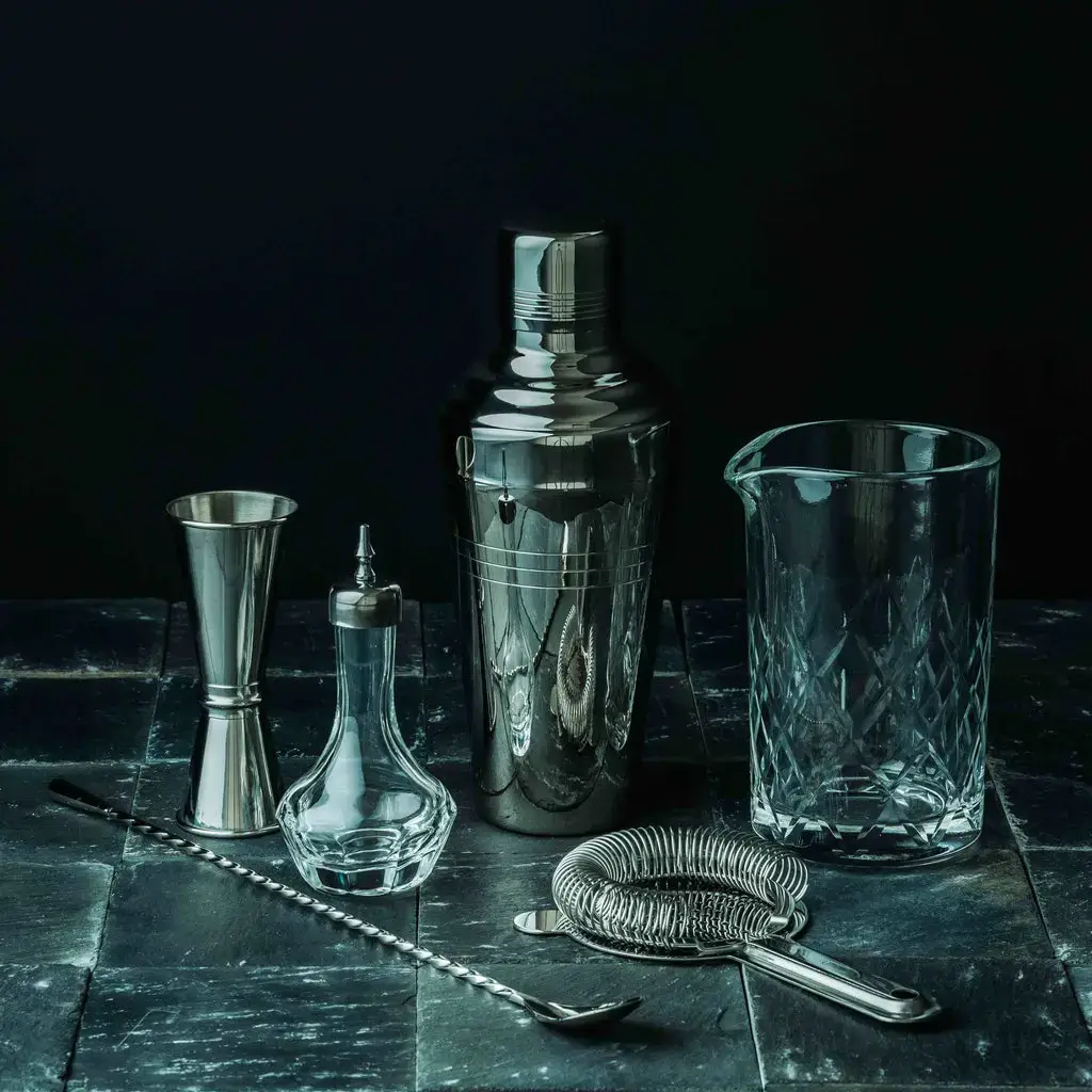 Best Gift for Executives: Master Bartender Set